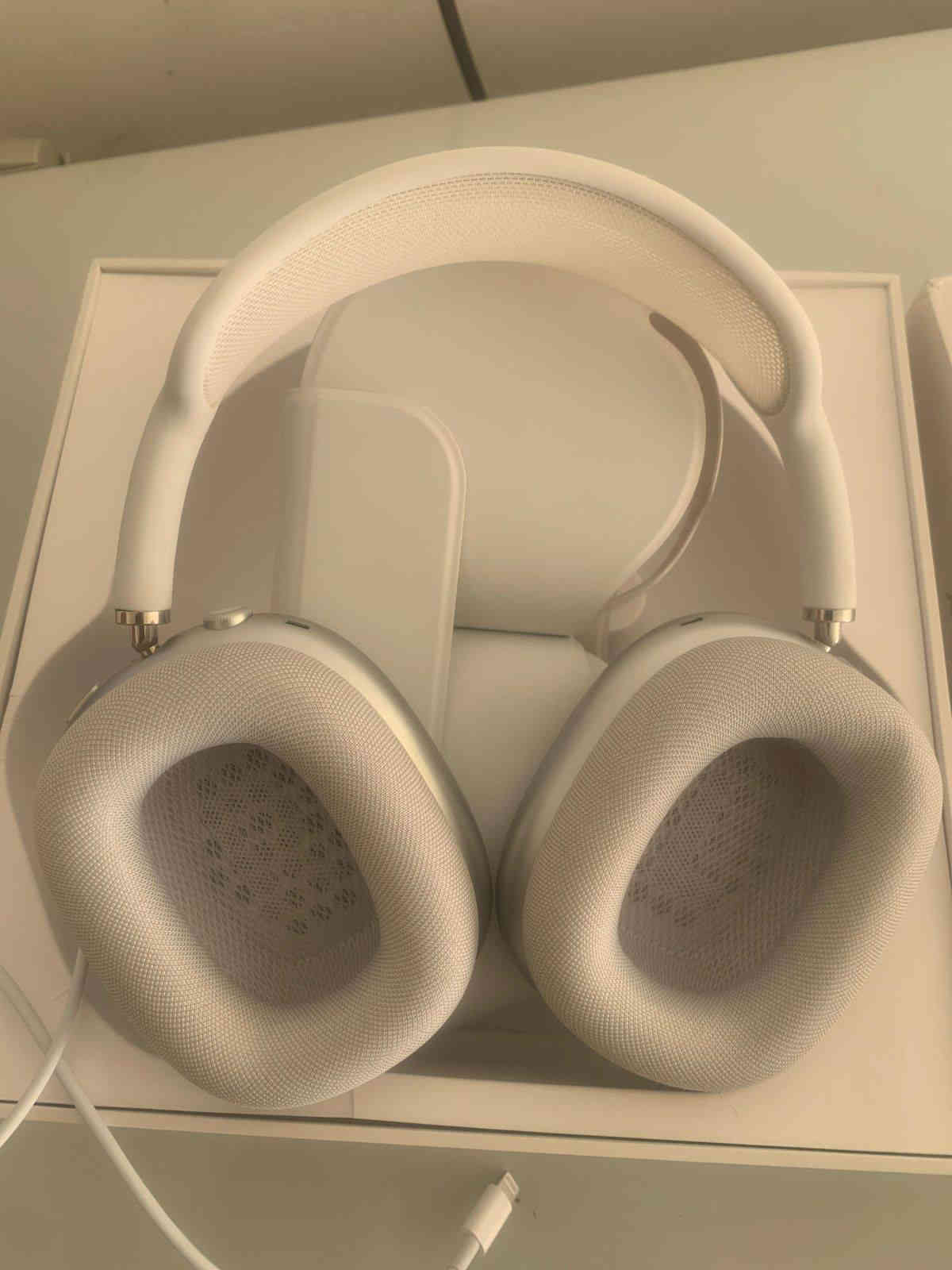 متوفر قطعة، ايربود ماكس اصلي
متوفر قطعة، ايربود ماكس للبيع اعلى ابيع 
لوك بلكارتون 
Airpod Max 
***********
