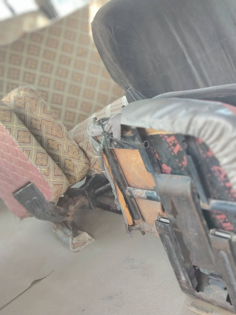 اسيا.. لبيع.. مديل.. 93...السعر30$..العنوان.. بابل... الهاشميه.... ***********..
