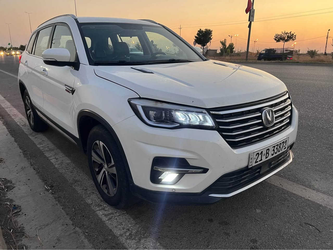 للبيع

السيارة: شانجان  CS75

الموديل: 2019

اللون: أبيض

رقم سلمانية  الإنكليزي بسمي شرط تحويل وكالة

السعر(104$)

المواصفات الداخلية:

بصمة تشغيل 

تبريد 2 قطعة  تبريدها ثلج ❄️

شاشة أندرويد كبيرة لمس

شاشة تفاعلية

بلوتوث

مثبت سرعة

تحكم ستيرن 

اتو هولد 

سايد بريك دكمة 

ثلاجة مشروبات 

مرايا كهربائية

جام كهرباء 

عدد 8 قطعة إيرباك (وسائد هوائية)

5 مكبرات صوت

نظام إنذار

نظام ملاحه (GPS)

المواصفات الخارجية:

أضواء LED

أضواء زينون

حساسات ضغط الإطارات

حساسات اصطفاف

كاميرا خلفية

كاميرا جانبية 

جناح خلفي

ويل كب عدد 4 

اشاير بالمري 

مري شفط 

اريل قرش (نفكيشن) 

المواصفات الميكانيكية:

محرك 1,800 CC  تيربو

4 سلندر

محرك بي صوت جعوب 

كير أوتوماتيك 

ماشية 100الف سيارة

سنوية صالحة لغاية 2030

الي شرّاي يخابرني مأجاوب تعليقات ***********
***********
مكان سيارة كركوك . كركوك, العراق
