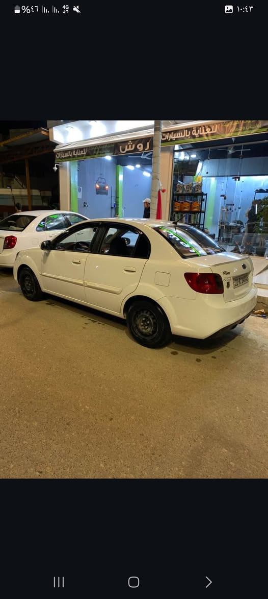 موديل ١١ سنويه هزه رقم كلو جديد تبريد  طخم اقدام والوره كلو جديد مكينه١٤ سياره مال جناي بدون صبغ بيها كم ملاحضه تجي وتشوف شراي خابرني ١٠٣ وبيها مجال ماكان السياره موصل *********** كاربون بانزين الكترون جديد
