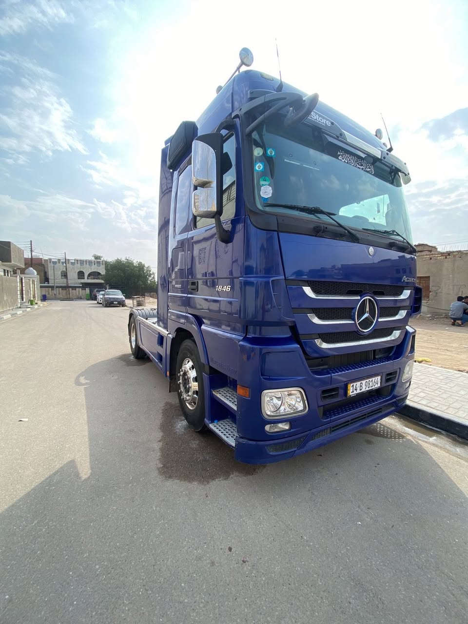 السلام عليكم سيارة للبيع اكتروس موديل 2011 دخول جديد حجم ( 46 18) رقم بصره سنويه لل 29 السياره جديده للاستفسار *********** مكان السياره بصره اني مكلف بل نشر
