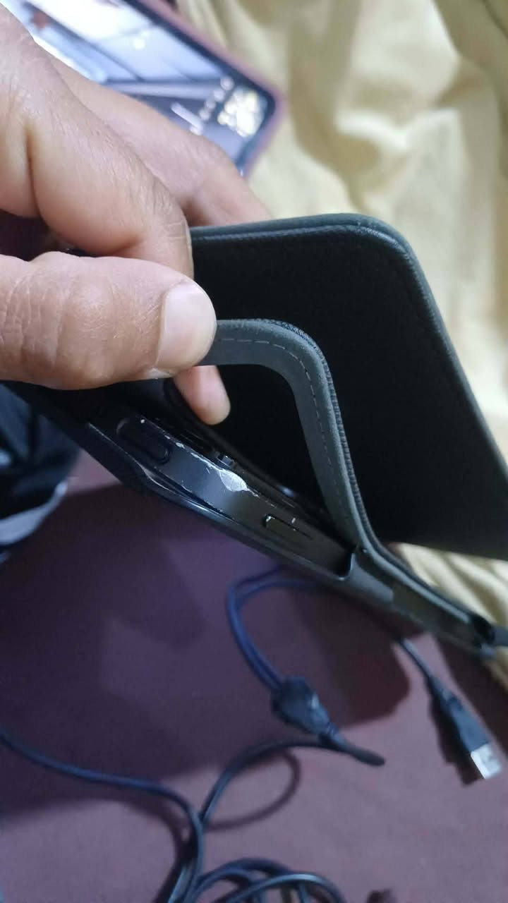 ايباد ريد ماجك نوفا ذاكره 256 جهاز كامل ملحقات ومكفولةمن كلشي بي طختين بالشاصي موضح بالصور 
سعره 625 الف 
ويا كفرين واحد دفتري واحد بس ضهر الاثنين اب٢٥اذا اتريدهن 
مكاني ديالى خانقين 
***********
توصيل موجود فقط باعتماد

