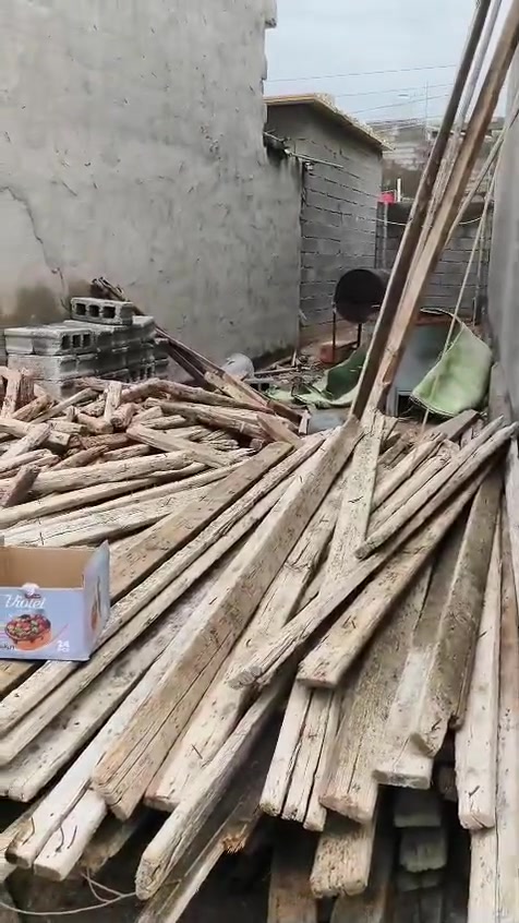 للبيع بيت مساحة 140 متر قريب على كنطرت سلام ربع ساعة الأمام الحسين عليه سلام *********** على خاص واتساب
