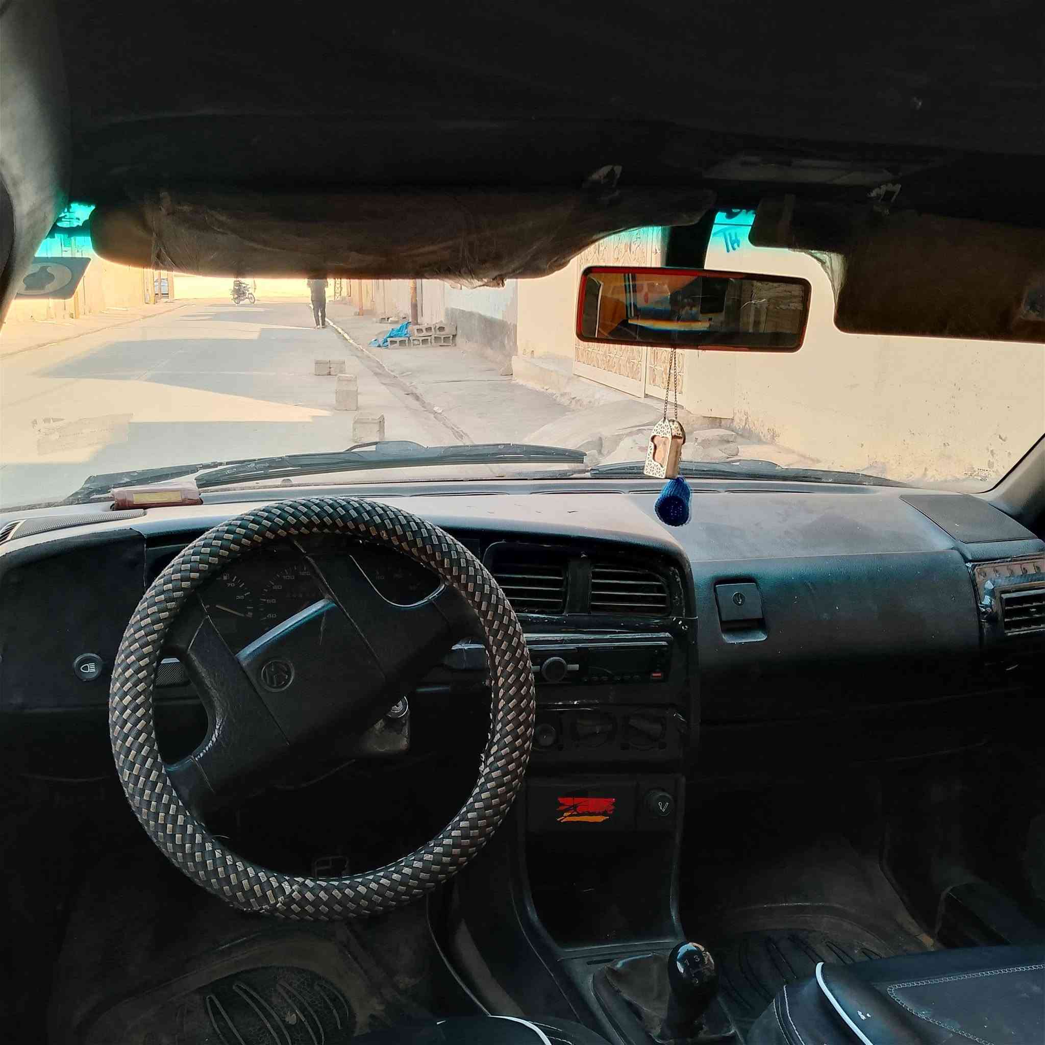 سيارة لبيع موديل92 سنويه مشروع وطني 29 
محرك وكير بشرط تايرات اربع جديد  كهربائيات شرط حدادية شرط 24$ وبيها مجال 
***********
