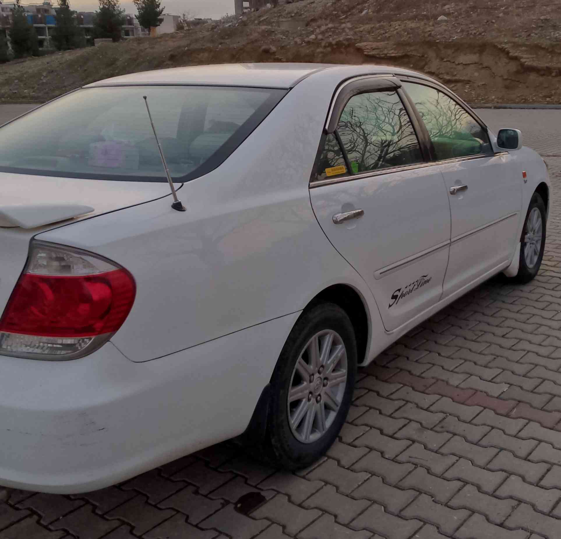 سلام عليكم
للبيع كامري موديل 2004 محرك سته سلندر مكفول شرط 
رقم بغداد نكليزي باسمي 
كير مكفول 
حداديه خير من الله 
تبريد ثلج 
سيارة بيه ثلاث قطع بدون دواخل شرط 
السعر 98 
المكان صلاح الدين بلد 
اللاتصال عالارقام 
***********
***********
