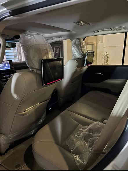 لاندكروز 2023 GXR لمتد ضمان ساز  بعده بالضمان مكفوله كفاله عامه //  3 شاشات تطبيق ماشيه 22 الف على ايدي من شركه // رقم بغداد حلو // مكاني النجف مجمع الاميرات الاستثماري // سعر 715$ // *********** //***********
