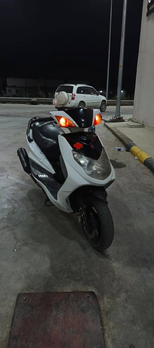 سلام عليكم دراجه سكنس فحل 2012 للبيع دراجه نضيفه وخير من الله كلجات امامي خلفي WF صارنصه رياضي  ام الوزه كور رياضي محفور بوشه بلاديه  و دراجه مزوده تاخذها عل شلعه و معدل ... مكاني بغداد *********** بي مازنجر و واتس
