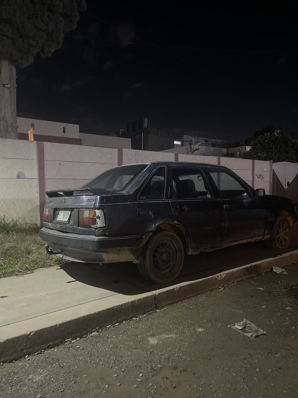 السلام عليكم فالفو موديل 95 السياره شغاله شرط التحويل عنواني موصل حي سومر رقم الهاتف ***********الشراي يتصل ويدلل السعر 7وبيها مجال
