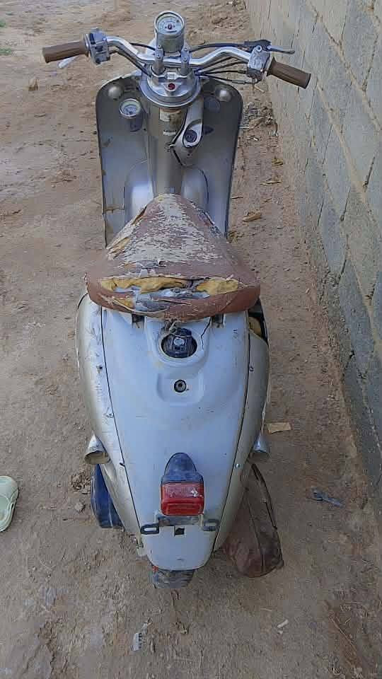 دراجه مصريه للبيع كوم حديد طفت وبعد ما شتغلت سعر ب 85وبيه مجال مكان ناصريه الغراف ***********
