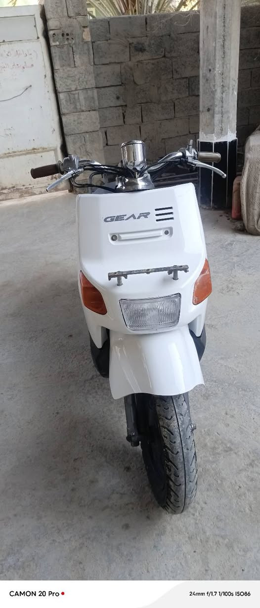 سلام عليكم دراجه بيكم ياباني السرعه 60 دراجه كامله كلهة شغاله اشاير عالي ناصي  المكينة ناعمه خرسه ماتسمع بس صوت الصالنصه تايرات جديد ابريكات بل مكان الطوافه البانزين شغاله الكيلو مترات شغال الدراجه حلوه احله من الصور مال جناي المكان اديالى بعقوبة باب الدرب *********** السعر 375 وبيها مجال
