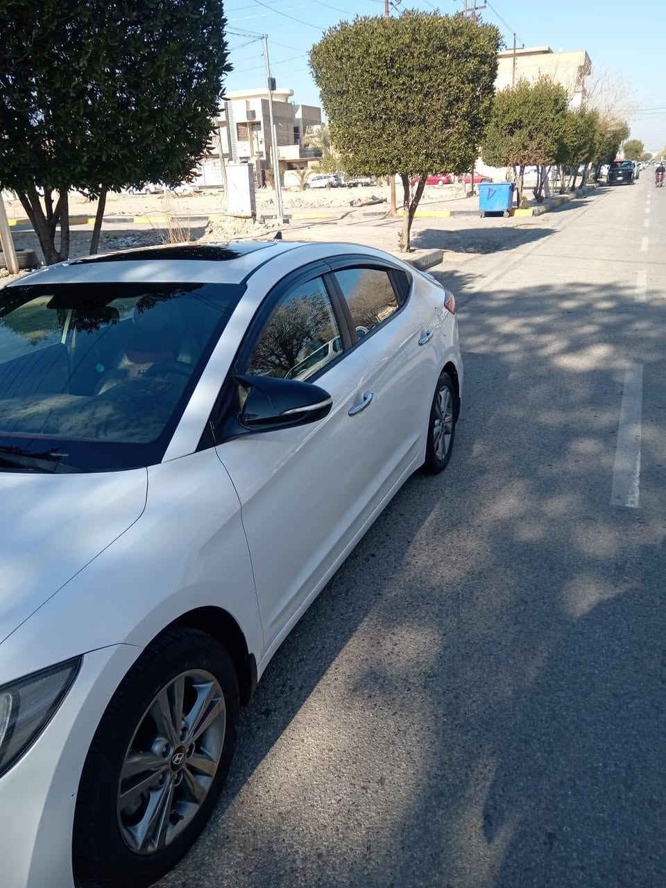 السلام عليك الانتره خليجي موديل 2017 للبيع السياره فول ماعده البصمه محرك 2000 دوش المرغوب كير AT انضمت قياده يكو نورمال سبورت السياره نضيفه حداديه امامي خلفي جديده تخم تأير جديدالسياره داخل لونين عسلي معه صاج حساسات خلفيه شاشه وكامر السياره بسمي امداور ثاني يوم هزه جديده السياره مكفول فقط بيها بارد قليل بل هلال الجاملغ الخلفي مكاني كربلاء الحر حي سومر الرقم *********** السعر بل خاص
