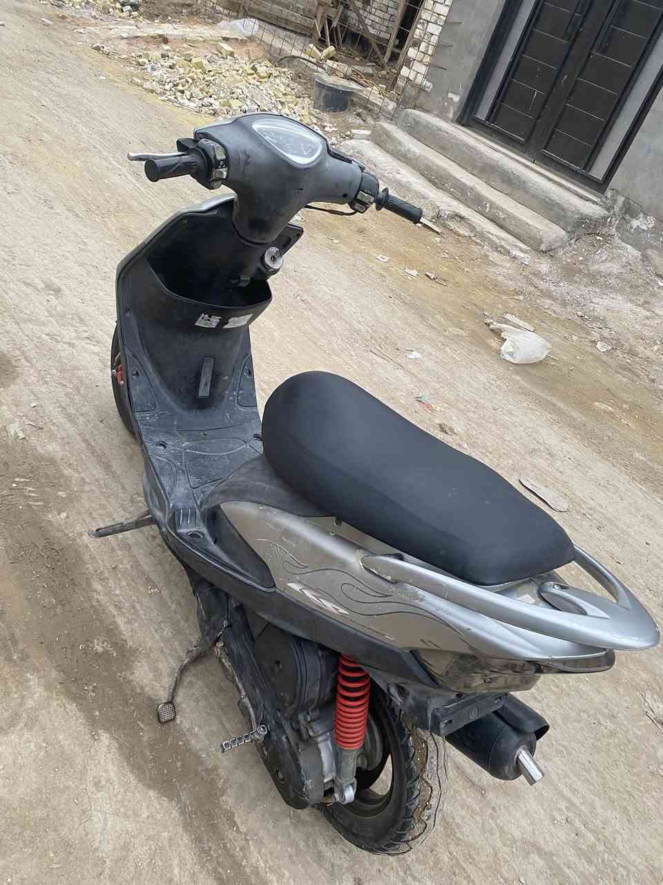 دراجه للبيع نظيف مكينه مامفتوح برغي منها ناقصه باتري وتنظيف كابريتر وشراي يجي يشوفه مكاني بابل شاوي السعر ٧٠٠ بيها مجال الاتصال على هذا الرقم ***********
