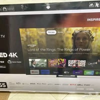 شاشة tcl c745 حجم 55 نظافة ١٠٠ اخت الجديدة كل اغراضه وياه ماعدى بس الك...