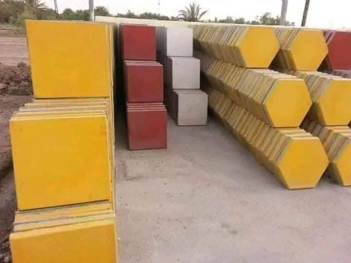 جودة لا مثيل لها:
المواد الأولية: نستخدم رملًا وحجرًا مغسولين وخاليين من الشوائب والأملاح.
​الاسمنت: اسمنت عالي الجودة خاضع للسيطرة النوعية.
​الماء: ماء حلو نقي خالٍ من الأملاح.
​الأسعار (داخل بغداد)
​كاشي الموزاييك: سعر المتر يبدأ من 7/500دينار عراقي.
​كاشي مطعم بالمرمر: سعر المتر يبدأ من 12,000 دينار عراقي. يتوفر نوع آخر من المرمر بسعر 14,000 دينار عراقي.
​منتجات أخرى متوفرة
​أشتايكر بمقاسات 60×40 و 80×80.
​سنادين، مساطب، وسواقي.
​بآيات تعليق ومقرنص.
​إزارة، رصيف، وزفت.
​لاين حدائق.
​مستعدون لتجهيز المشاريع الحكومية والأهلية.
​للحجز والاستفسار، مراسله الصفحه او الاتصال ***********متواجد واتساب
نقدم لكم أجود أنواع الكاشي العراقي المصنّع بأحدث المكابس الأوتوماتيكية، وبمقاسات 40×40، مضمون وناجح بامتياز في الفحص المختبري.
