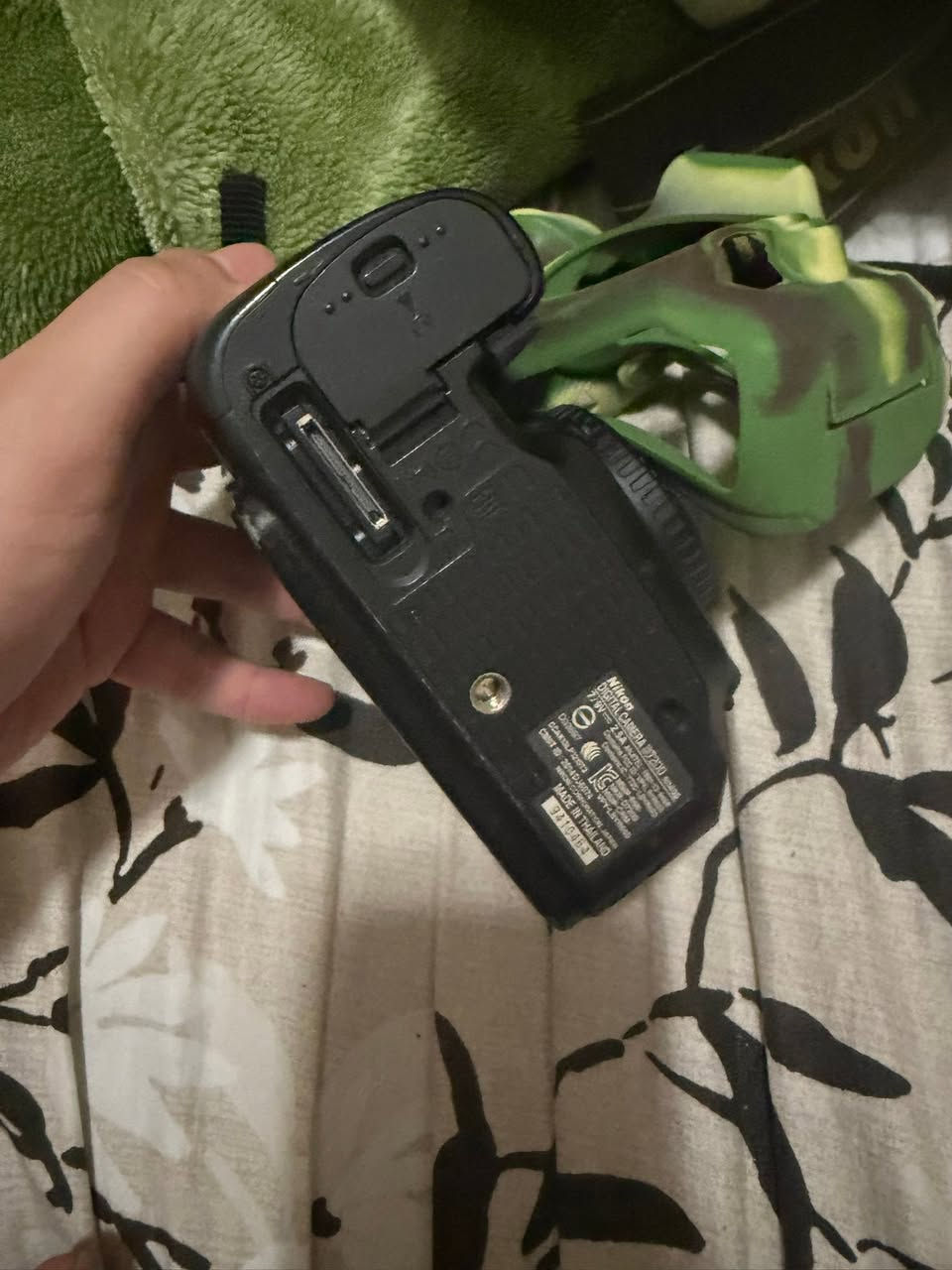 نيكون d7200 للبيع مستعجل  مكاني بغداد الكريعات
***********
