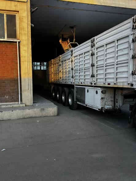 عربانه غسان البيع مديل 2023 ما مرسم عليه شي مع كتابه الهاتف.   ***********
