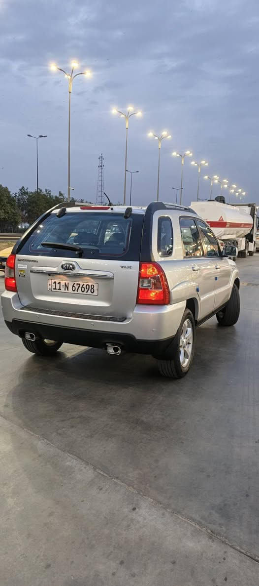 السلام عليكم البيع كيا سبورتج موديل ٢٠١٠ سياره جديده و مكفوله من صبغ وشخط ورصعات والتبديل والحادث وأي شيء سياره جديده وعل أيدي استلام شركه ماشيه ٦٨ حقيقي وسياره شكد مدكول جديده جديده  فوووول موصفات ويل ١٧ كروم فتحه محركه ٢٠٠٠ دوش تبريد بيانو ثلاجه جلد أصلي مري شفط جي بي إس بلوتوث كشنات حار بارد
كير ٥ نمر فوووول موصفات وسياره جديده بمعنه الكلمه مكاني بغداد جديده رقمي ***********
