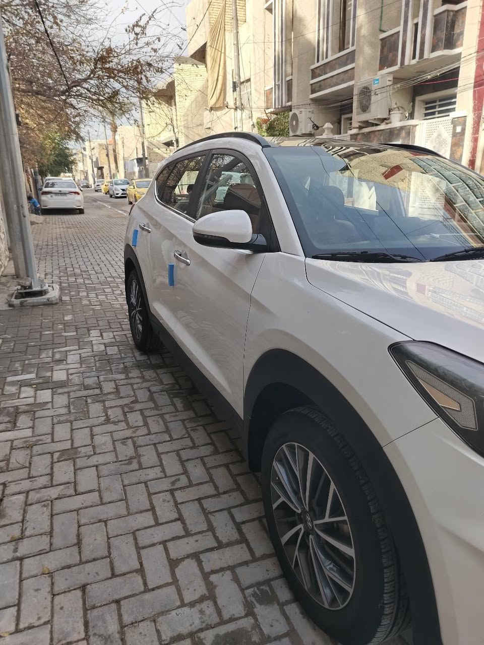 سلام عليكم.
توكسان موديل 2020خليجي فول مواصفات. 
بانوراما. بصمه شاشه حساس خلفي 
مري تحكم ستيرن جهتين شفط مكينه 2000دوش. برغي ما مفتوح بيه السياوه عله البلاد  ماشيه 83 الف اوقابل لزياده رقم بغداد مشروع وطني. عنواني بغداد الحريه الثالثه. 
*********** 
السياره معروضه اب210$ اوبيه مجال  مكلف بل نشر. رقم صاحب السياره موجود. ول سونار موجود.
