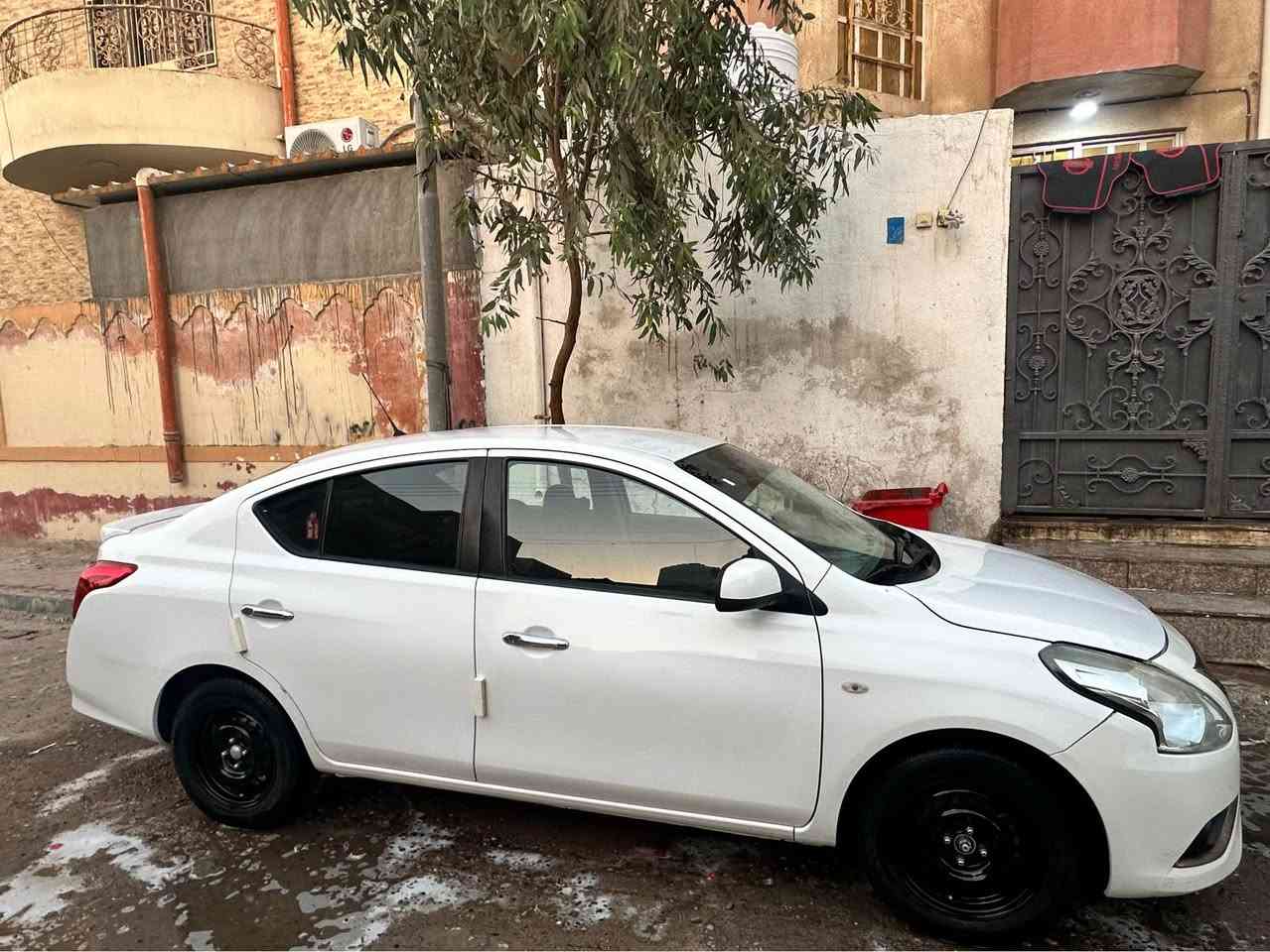 سيان صني بيه جاملق الامامي جهة السايق بارد وبيه باببين مقسم سايق والخلقي موجود تقرير بلصور باقي كله كفاله كير مكينه تبريد ماشيه 92 الف السعر 107 وبيها مجال
رقم الهاتف : *********** البصرة, العراق
