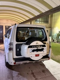 باجيرو 2010 العنوان: بغداد ، حي القادسيه نظيفه كلش للسعر والاستفسارالت...