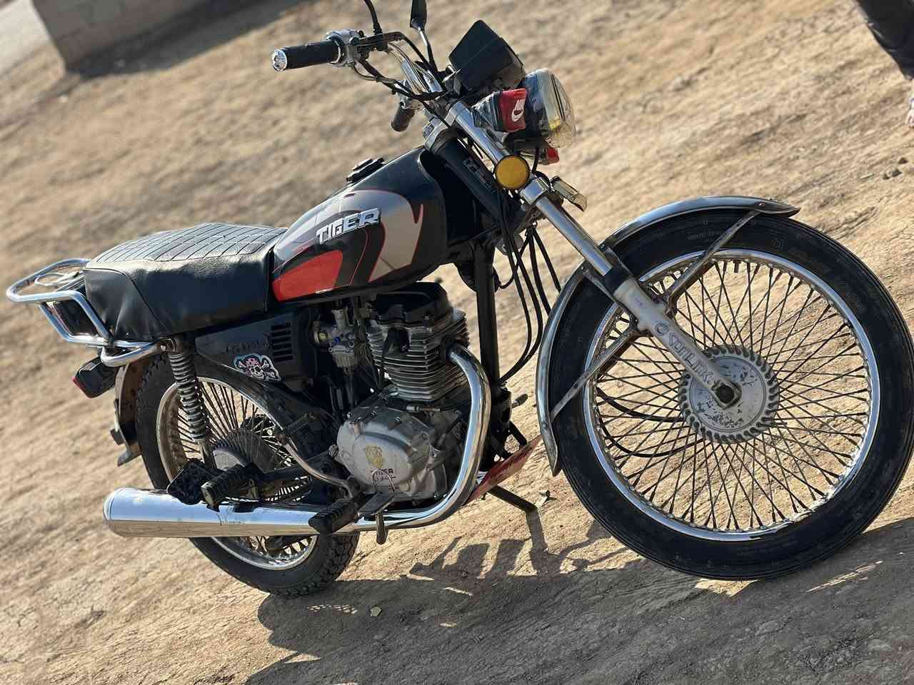 دراجة تايكر للبيع  اوراق  اصولي كهربائيات شغالة سعر 500وبيه مجال الشراي مكان واسط العزيزيه تواصل ‭٠٧٨٢ ٩٦٣ ٢٥٨٧‬
