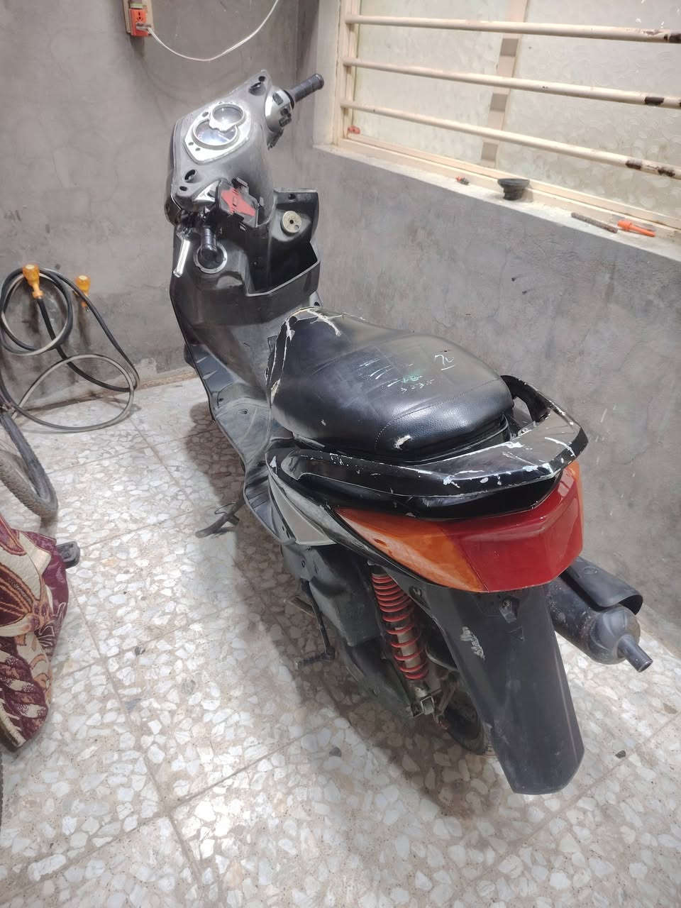 السلام عليكم دراجه طافيه للبيع جفتتها جديد وره يومين ضلت 
هيج. طلعت بيها طفت ابيع طافيه دراجه جديده ماعرف شني خللها وحده طفت كهربائيات شغاله ابيع كوم حديد سعرها قفل من الاخير 175 قفل مكاني بغداد رئاسه العبيدي مكالف بنشر رقم الاتصال ***********
