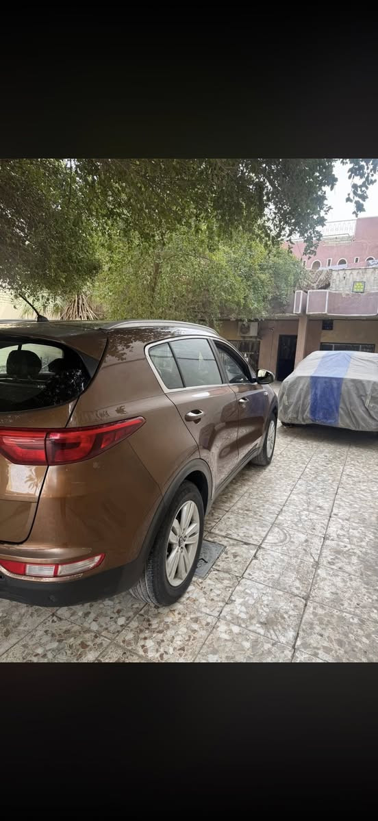 السلام عليكم سبورتج موديل ٢٠١٧ السياره جديده السياره خليجي  اربيل الجديدسنويه جديده السياره مواصفات عاديه السياره سونار مرفق ب صور  السياره ماشيه ١٤٤ رقم الهاتف *********** السعر ١٦٥.  وبيها مجال بسيط غير متواجد علا الفيس 🩵
