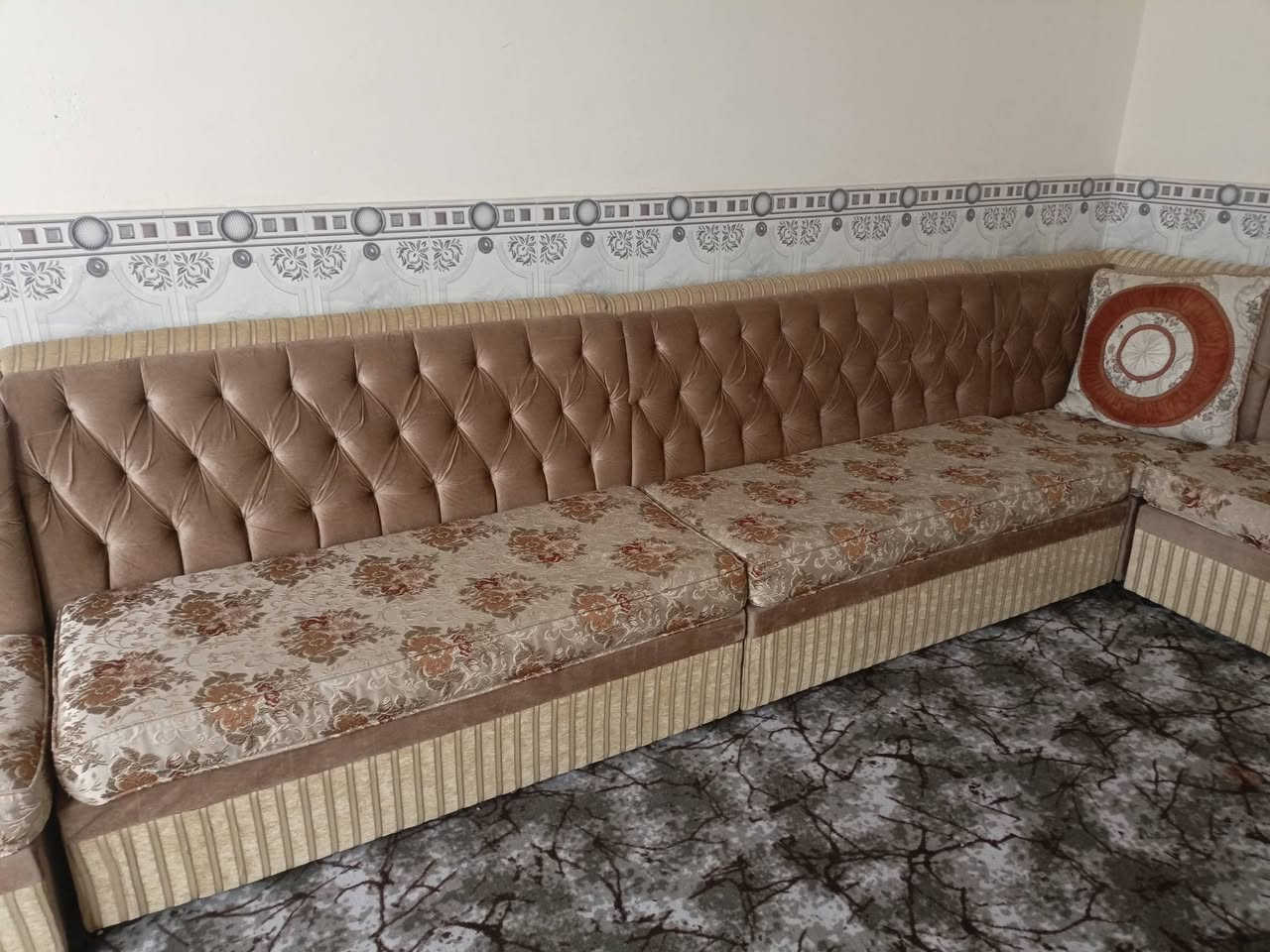 السلام عليكم تخم حرفL للبيع 350 الزبير***********
