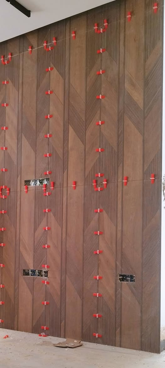 السلام عليكم خلفه بورسلين جدار وارضي شغل نضيف تسليم مهندس للاستفسار مراسله الصفحه او الاتصال***********
