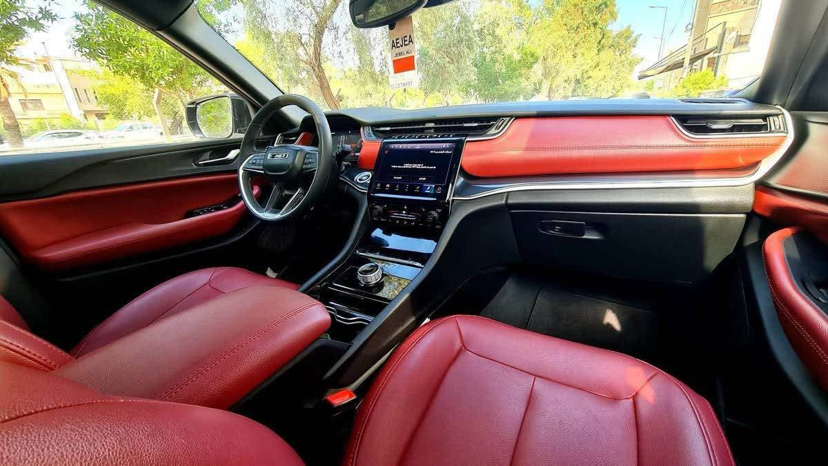 🛡️جيب كراند شيروكي بلاك ادشن🛡️
الموديل : 2023. (خليجي)  
المحرك : 293hp . V6. 3.6L 
العداد : 14الف كيلو متر
الضمان : 3 سنوات او 60 الف كيلو متر . 

🔶المواصفات :-
* 5 راكب .
* دفع رباعي 4x4 . 
* رادار امامي مع مانع تصادم . 
* تحذير الخروج عن المسار . 
* تحذير النقطة عمياء  .
* نظام تحذير عند التقاطعات. 
* شاحن موبايل وايرلس. 
* ويل قياس 20 انج .
* فتحة سقف . 
* لوحة القيادة بقياس 12 أنچ. 
* كير شفتر بالستيرن . 
* كاميرا خلفية. 
*شاشة كبيرة 10.1 أنج
* المصابيح الأمامية زنون .
* كشافات الضباب زنون . 
* دخول ذكي. 
* تشغيل عن بعد .
* الصندوق الخلفيي كهربائي .
* فرش المقصورة الداخلية من الجلداحمر .
* مقعد السائق كهربائي .
* المقاعد الأمامية تدفئة .
* حساسات خلفية . .
* مكيف خلفي . 
* تدفئة مقود القيادة . 
* مانع تصادم خلفي .
* بلوتوث تلفون . 
* محدد سرعة . 
* نظام التشغيل والإطفاء الاوتوماتيكي .
• وكالة  هارلم رقم اربيل 
•مغلفه بالكامل bbf 

⁠📍مكان السيارة كربلاء واتساب *********** كربلاء, العراق
