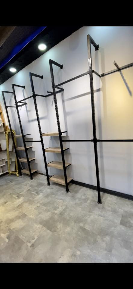 السلام عليكم ديكور رفوف او دنك ام البوق للبيع قيم بل يرضي الله اللاستفسار ***********
