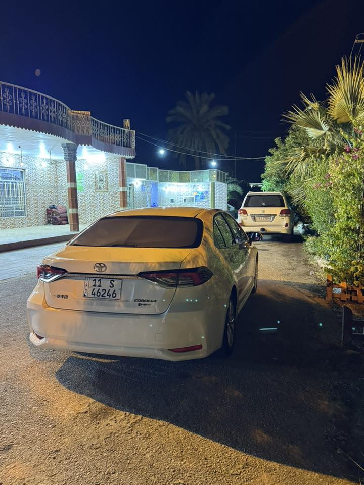 السلام عليكم 
كورلا موديل ٢٥ 
داخل احمر 
كشن جلد وكهرباء 
رقم بغداد 
ماشية ١٠ الاف 
االسيارة بيه ركن الدعاميه من جوه لحسه بسيطه 
ونكشتين حيل حيل زغار بالبنيد 
اوضح حته قبل ليجي المشتري يعرف تفاصيل السياره 
السعر ٢٤ مليون مع المجال البسيط 
مكان ديوانية 
الاتصال 
***********
