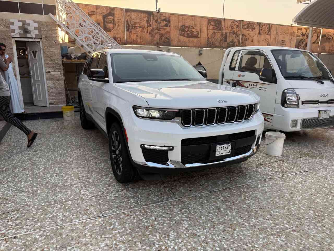 السلام عليكم 
جيب كراند شيروكي 2023 لمتد فول 
كفالة عامة من كلشي تقرير مياه امطار شرط ماكو ماء شغالة من امريكا رقم بغداد باسمي 
سعر 340 
للاستفسار *********** ناصرية زحلة, زحلة
