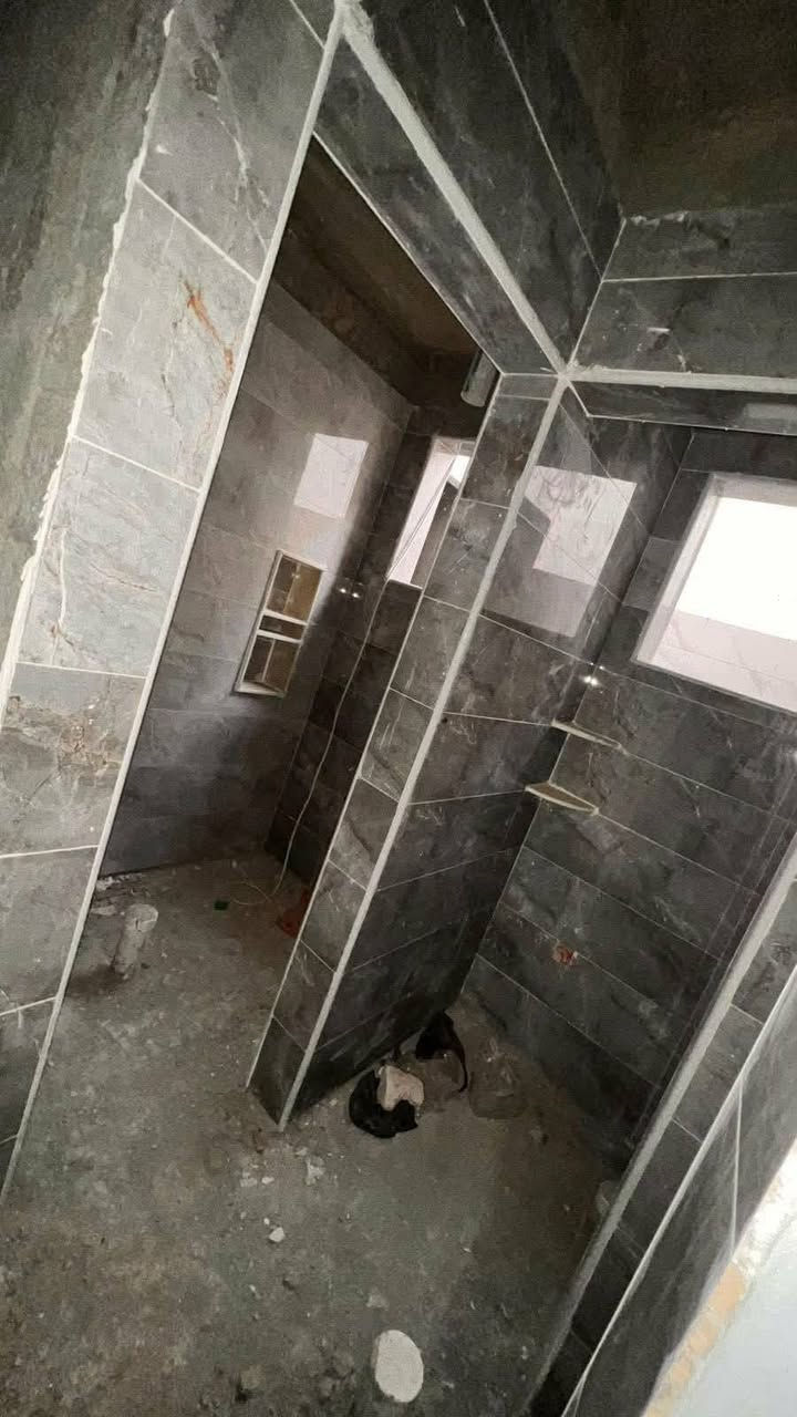 🛑 عروض  الغدير للعقار والمقاولات العامة 🏢 .

🛑 دار شبه الكامل للبيع في 🌍حي الفلاح الثانية 
🛑مقاطعة ٦📜 خلف دائرة المرور 
🛑طابقين فول مواصفات وكما موضح في الصور

🛑 مساحة الارض ( 100م) متر  .

🛑 للاستفسار عن السعر وباقي التفاصيل اكثر الاتصال على الأرقام 
      التاليه او مراجعة المكتب في حي الفلاح الثانيه:

       ***********        /        ***********

🛑 اضغط على زر المتابعه ليصلك كل ما هو جديد من عروضنا 👍 .

🛑 عنوان المكتب الموصل/ حي الفلاح الثانيه قرب الملعب الدولي مجاور دهونات القمة.

🛑 نستقبل كافة عروضكم التجاريه والسكنيه والزراعيه والجمعيات .
