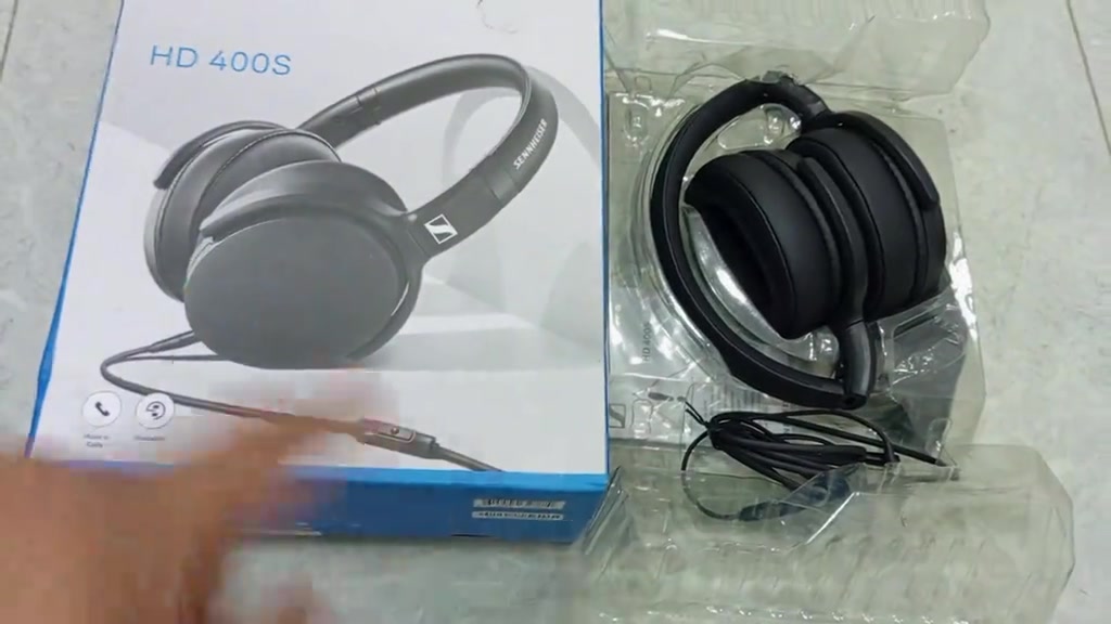 🎧 استمتع بصوت يفرق! 🔥 سماعة Sennheiser HD 400S وصلت 😍 ✅ صوت نقي وعزل ممتاز ✅ مريحة بالاستخدام لساعات ✅ مايك مدمج للمكالمات ✅ قابلة للطي وسهلة بالحمل ✅ مناسبة للموسيقى، الألعاب، والدراسة إذا تدور على جودة صوت حقيقية وسعر يستحق، هاي السماعة خيارك الأمثل. 🎶 📩 راسلنا حتى تعرف السعر #Sennheiser #HD400S #سماعات #عروض #جودة_صوت 


**إذا كنت صاحب هذا الإعلان وتريد حذفه لأي سبب، رجاءا أرسل رسالة إلى الدعم الفني**