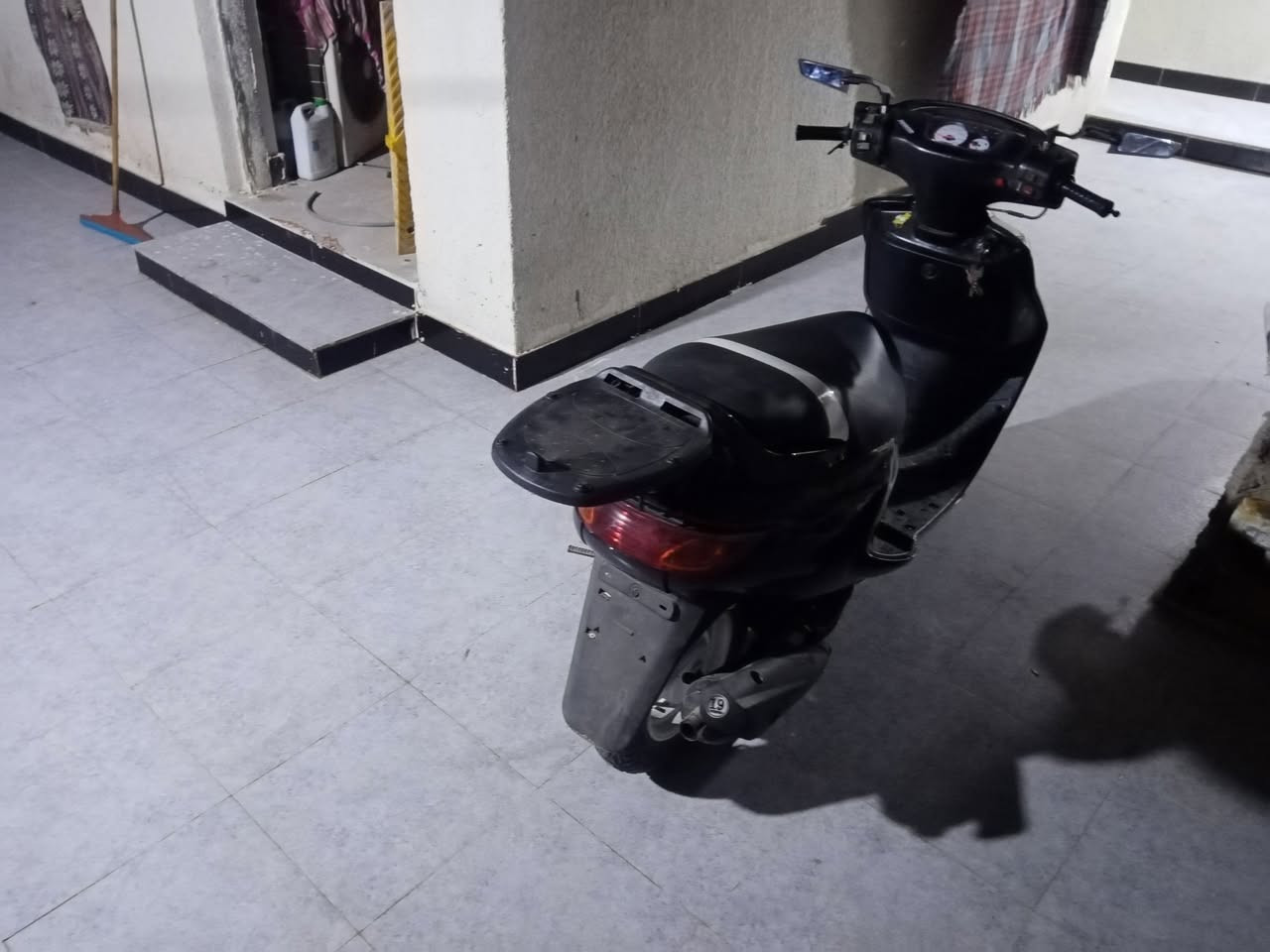 سلام عليكم شباب الدراجه للبيع فراشه نثيه الدراجه مامفتوحه كلشي بيه شقال مكاني البصره ابو الخصيب السعر550 الرقم***********قير متواجد على الفيس
