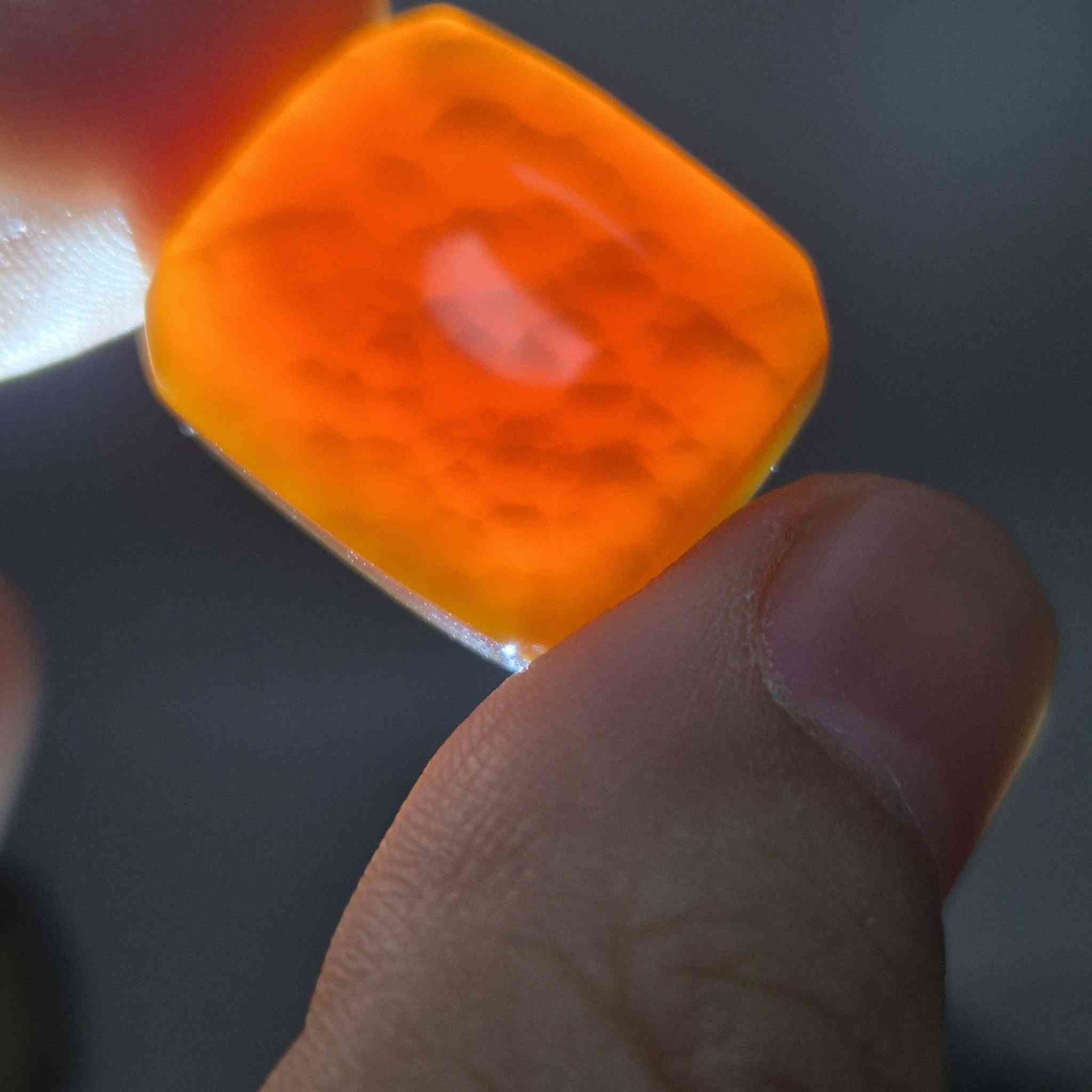 هذه هي النوادر التي يبحث عنها أهل الذوق و عشاق الفخامة
هذه الفئـة هي رقم (1) في عالم العقيق اليمانـي 
العقيق الأحمر _ الكبدي [ البِكـر بشكل تام ] "يعني حر" 
الأبعاد [ 2.4 × 2.0 ] سم 
شنو بِكر ؟ شنو حر ؟ اكتبولنا بالتعليقات 👇

💳 كارت ضمان مختوم (أصالة المنشأ & غير معالج )
🚗 خدمة توصيل كل مناطق العراق
للإتصال و المراسلة : ***********
📍العنوان /  الكوفة _ شارع كوفة نجف الرئيسي _ مأكولات خوخة _ الشارع الفرع للمطعم
