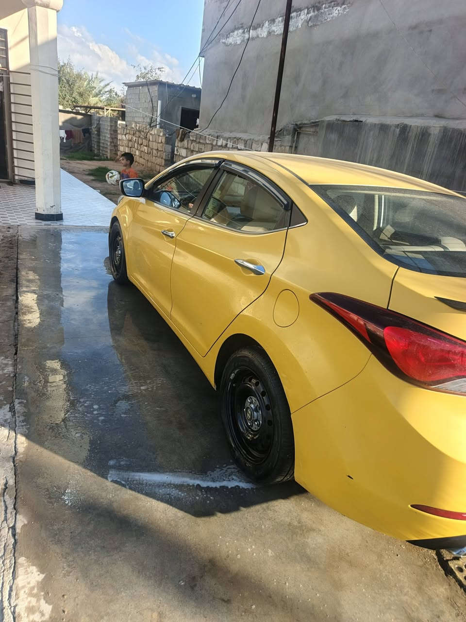 سلام عليكم النتر ١٥ للبيع مكينه ٢٠٠ دوش سياره فتحه تحكمات مري شفط تبريد قطعتين سياره مابيه أي نقص سعر شده و٣ اوراق وبيه مجال ***********
