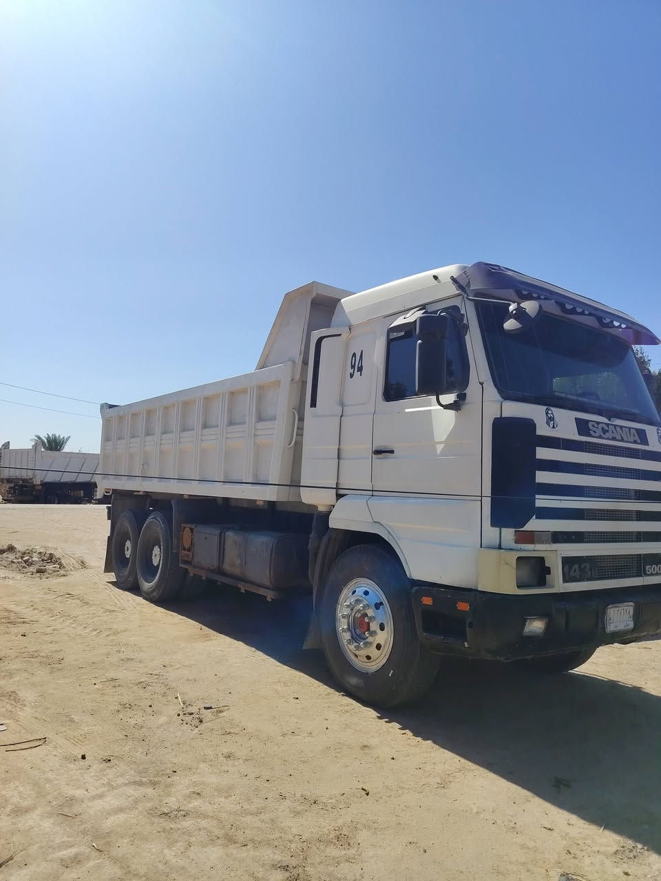 السلام عليكم سكانيا للبيع ***********
