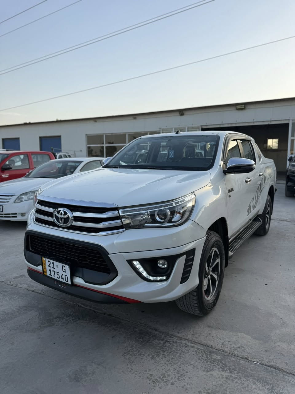 السلام عليكم
تويوتا هايلوكس TRD  
6سلندر 
موديل2020
بانزين 
ماشية126 الف حقيقي 
مواصفات
رقم سليمانيه بسمي 
بيها باب خلفيه براغيه مفتوحات فقط سونار مرفق 
سعرها 265وبيها مجال بسيط 
ميحتاجلها مصرف ابد ترايها يخبل 
مكانها بغداد راشديه 
***********
