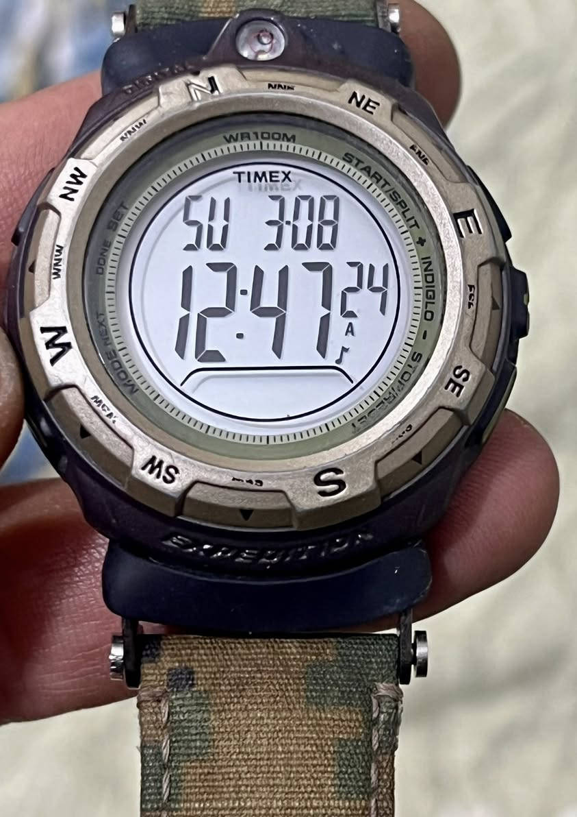 تايمكس امريكي  عسكري اصلي باله  مواصفات معروفة رنك دوار بوصله السعر 60 بغداد يوجد توصيل ***********
