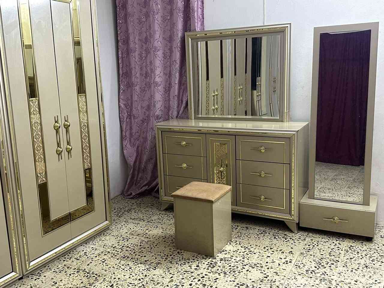 غرفه نوم تركيه نظيفه جدا استعمال شهرين فقط اشتريناها ب3ملاين  بيع مستعجل بمليونين وبيها مجال بسيط العنوان بغداد السيدية

+964 750 291 5960

‭0782 275 6426‬
