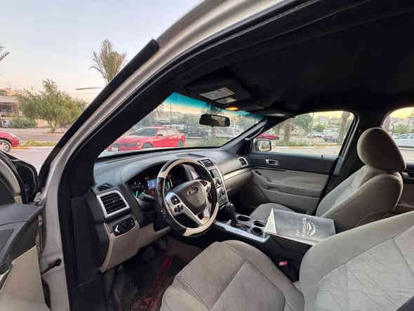 السلام عليكم 
فورد اكسبلور. خليجي 
بيها تبديل باب السايق وصبغ جاملغ سونار بيها محرك كير مكفولات 
مواصفات محرك 6/ سلندر 3500 
7 راكب 
ثلاث قطع تبريد 
مانع انزلاق 
مكانها بغداد حي الجهاد 
السعر 115 بيها مجال قليل 
رقمي *********** بغداد
