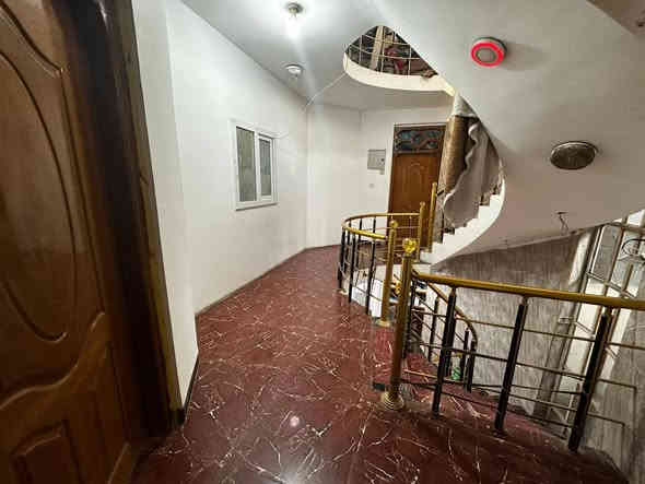 بيت 200 متر طابو زراعي 
يحتوي على 5 غرف نوم ويحتوي برج اتصالات إيجار سنوي ٨ ملايين 
الموقع نادر الثانيه الشارع الخدمي 
للاستفسار ***********
