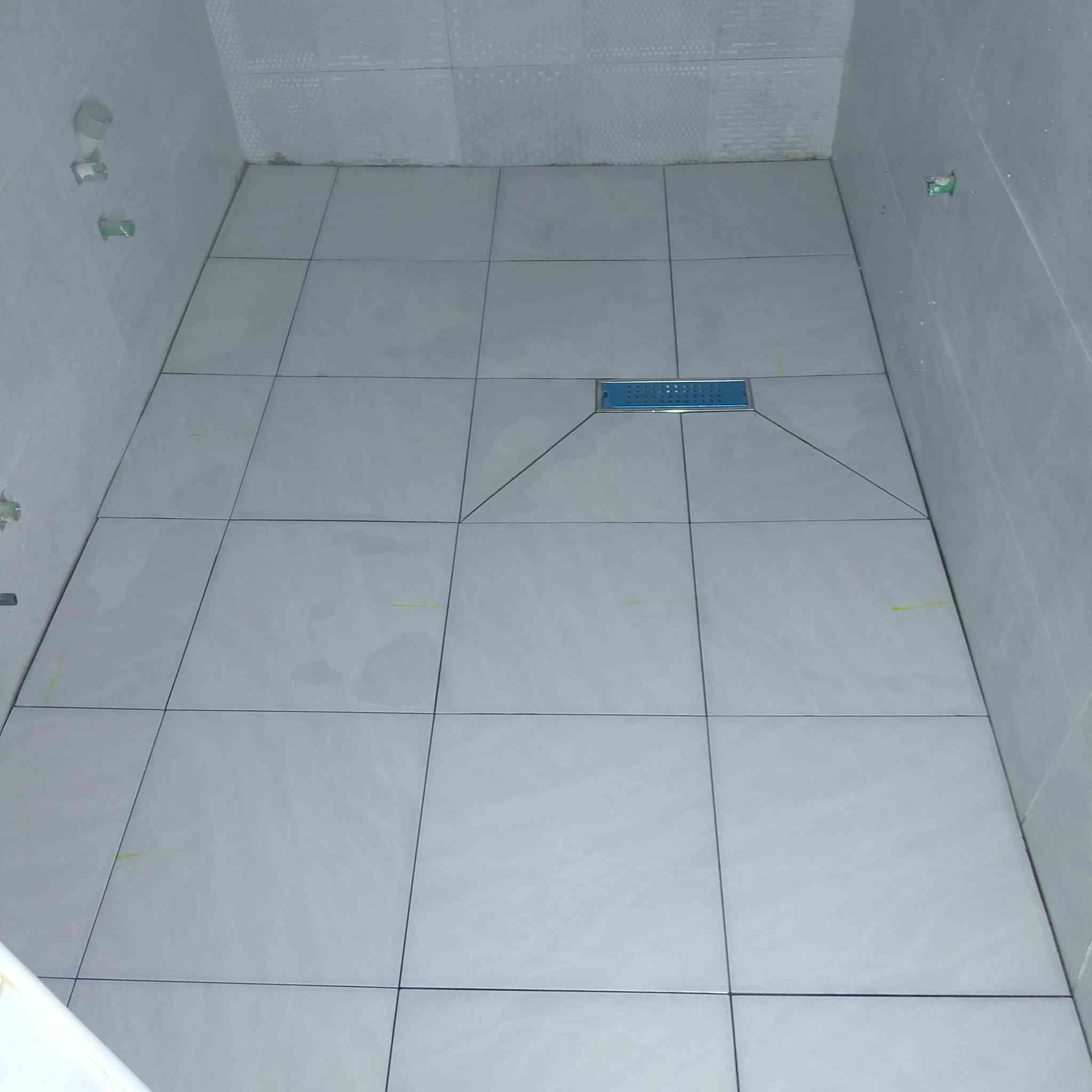 خلفه سيراميك جدار ارضيه شقل درجه اولى مكاني تكريت *********** متفرغ
