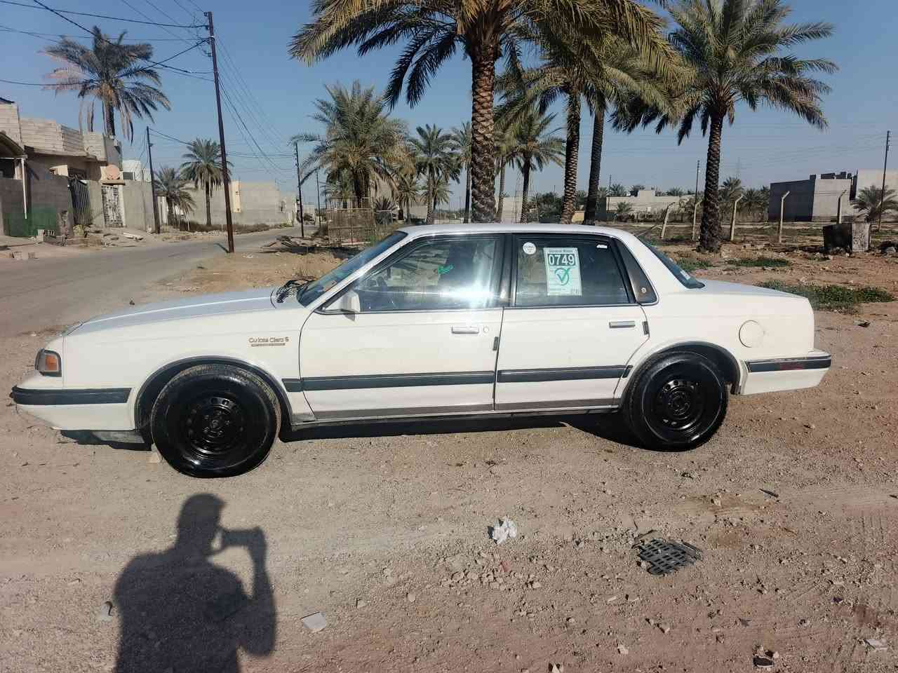 اولدز موديل 1990
سياره نضيفه نصبتها حلوه مثل مشوف بلصوره دواخل نضيفه 
كهربائيات كلها شغاله سياره ع لبلاد مملعوب بيها مكينه وكير بلادي بيها نواقص بسيطه بربرن امامي هيج شغلات بسيطه قماره وبنيد وصدوك فابلون لجماليه 
رقم بغداد لجديد انكليزي
السعر 32$ مكان لسياره بعقوبه
الشراي يتصل رقم ***********
