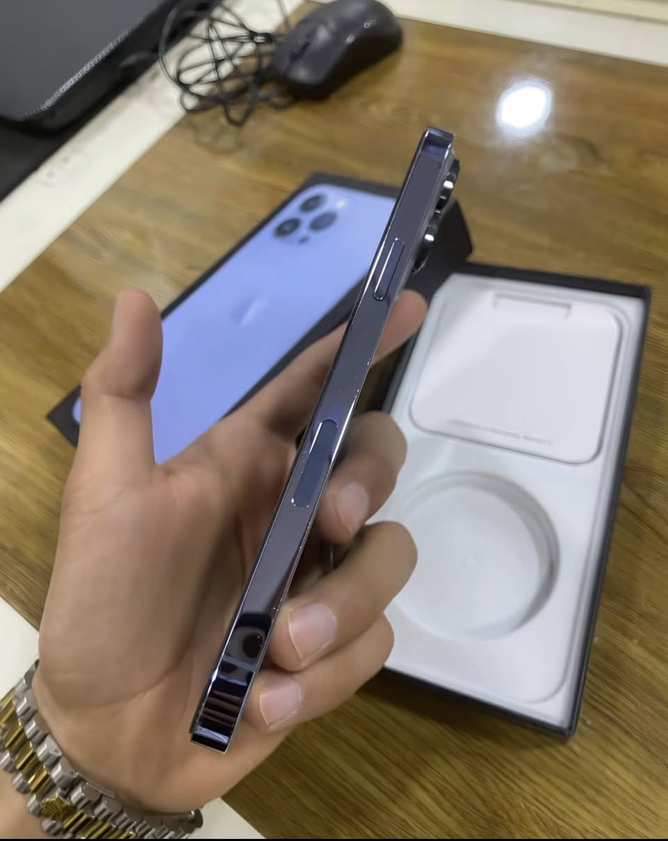 سلام عليكم شباب جهاز فول 13برو ماكس البطاريه 91معنى الكلمه الجهاز بس البعد الكامره 5 ميابعد بس الجهاز امانه تاخذه وراسك مرتاح ولمكان بغداد او مراوس اس ولسعر 800وبي مجال ***********
