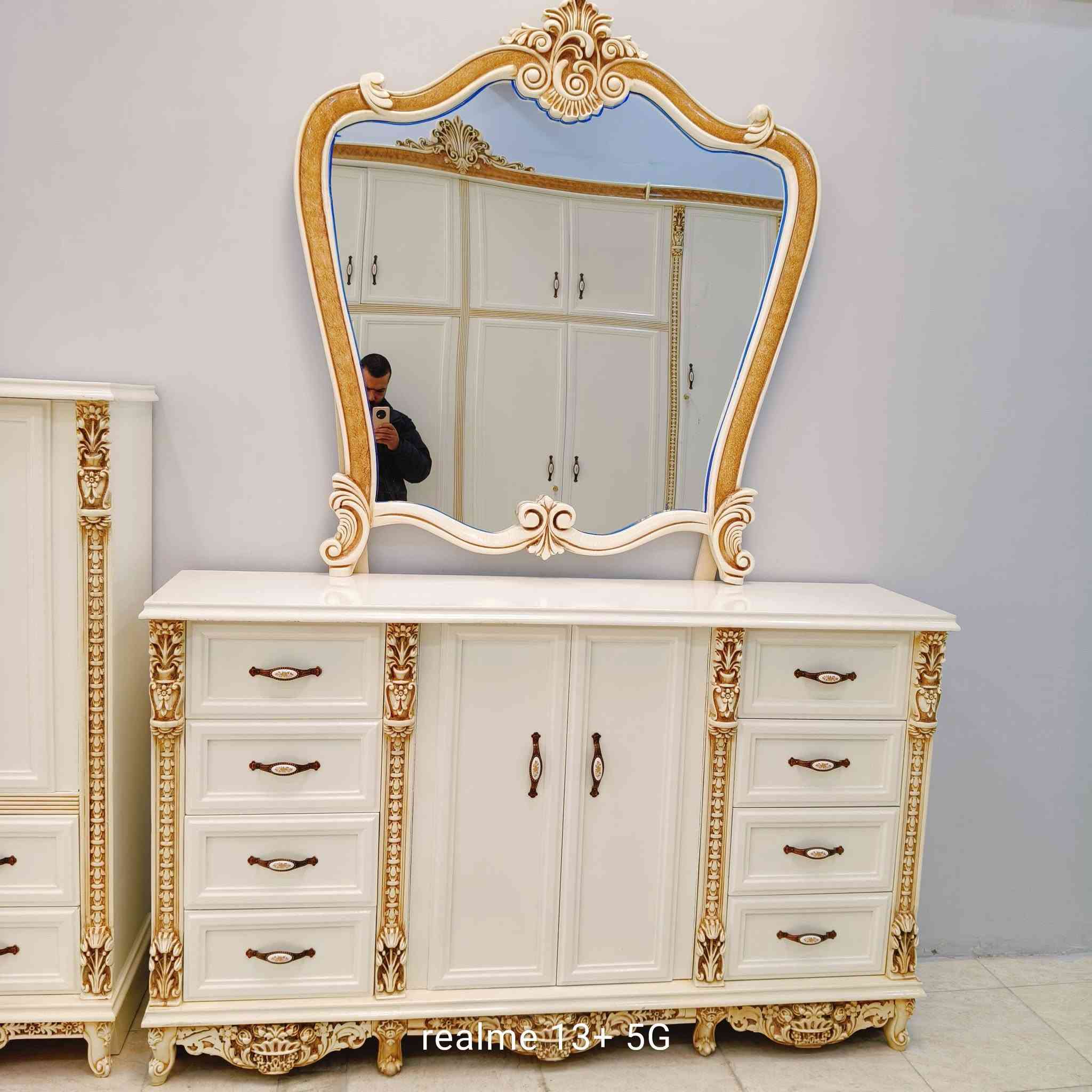 السلام عليكم زبائن شركه الاكبر لبيع الاثاث وغرف النوم العراقيه بتصاميم تركي ومصري وايطالي جهز وتوفر عندنا موديل للهرم شدوا نقل مجاني الى جميع محافظات العراق خلال 24 ساعه عنواننا سبعه بكار سوق السمكه مقابل حيدر الدهلك تفتح الشركه الساعه 10:00 صباحا الى الساعه 9:00 مساء رقم المبيعات ***********
***********
او المراسله عبر الواتساب وشكرا
