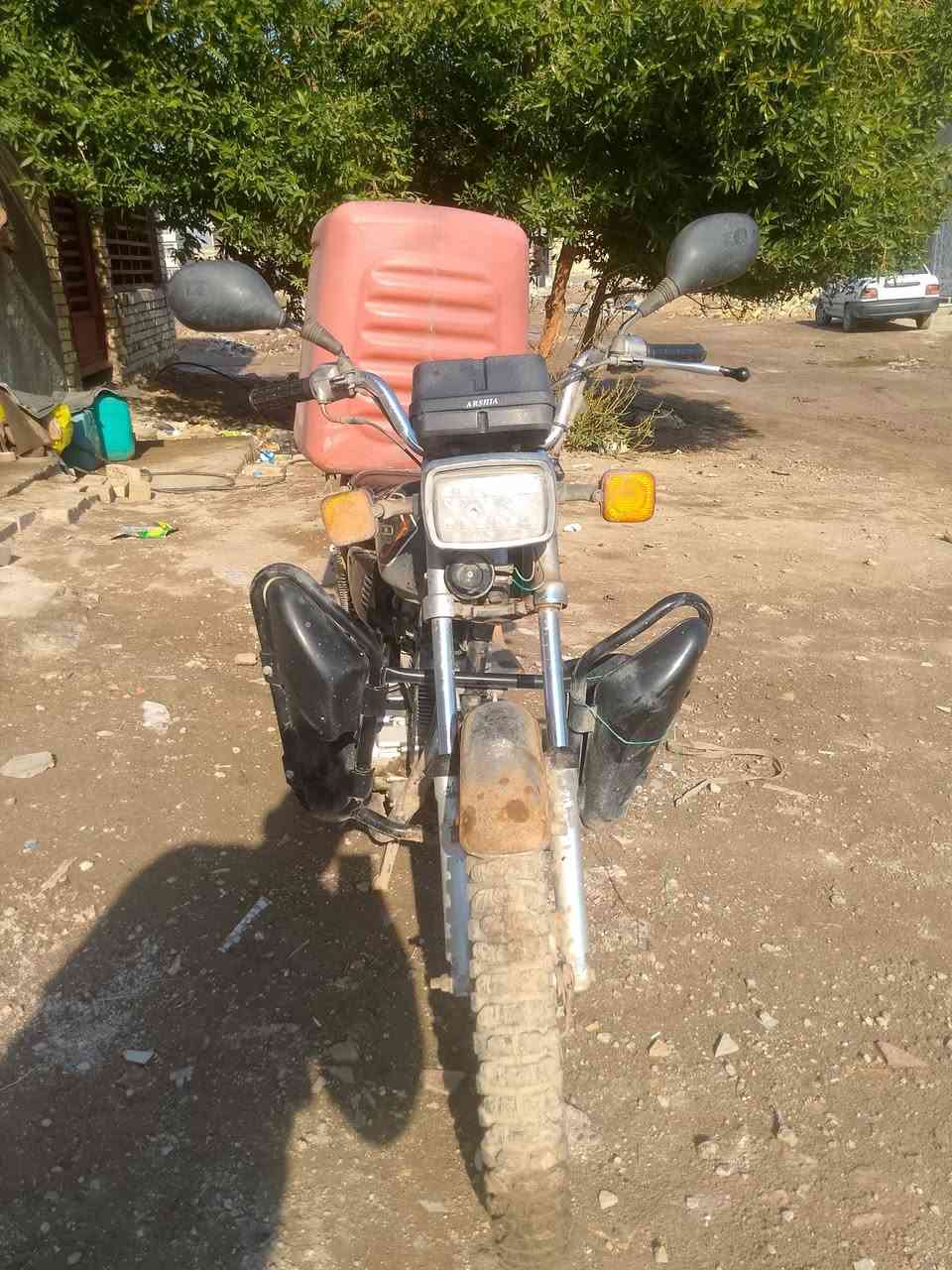 السلام عليكم دراجه يراني لبيع السعر 125 كايمه ابيع كوم حديد الاتصال ***********
