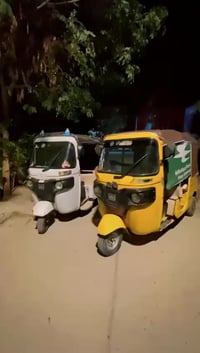 يالله السلام عليكم تكاتك للبيع عدد 2 باجاج تفاصيلهن ب مقطع  الصفرة مود...